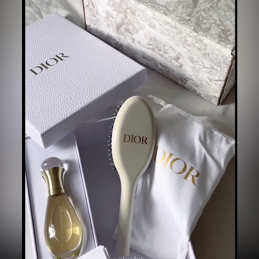 Brand new - Dior J’Adore Hair Mist and Hair Brush Gift Set - Picture 10 of 15